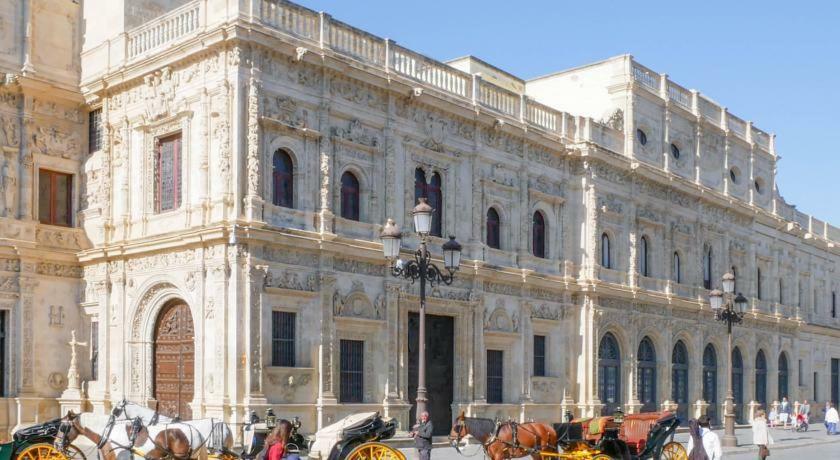 Sevilla Butterfly Suites Ngoại thất bức ảnh
